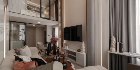 ให้เช่า Soho Bangkok Ratchada ห้องมุม ชั้น 15 2 ห้องนอน เพดานสูง 4.2 เมตร ตกแต่งสวยอลังเวอร์ ย้ายเลย อย่ารีรอ