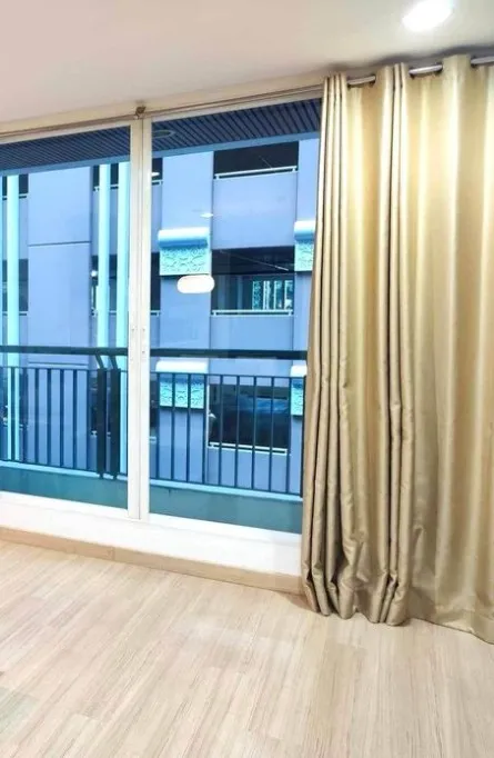 ขาย The Address Phathumwan ห้องมุม กว้างขวาง คนไม่พลุกพล่าน ตกแต่ง Buit-In หัวเตียงสวยๆ จองเลย