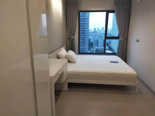 For rent, Life Asoke-Rama 9, 2 bedrooms, furnished with top quality appliances. Don't miss out, book now. images