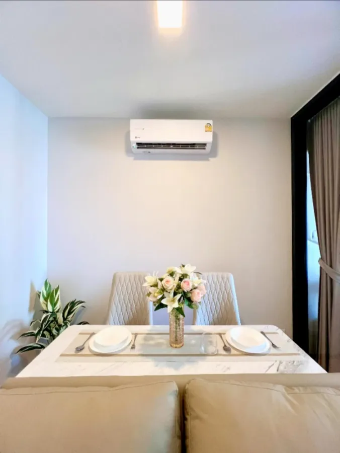 XT Phayathai condo for rent, high floor, fully furnished with high-quality built-in features, spacious and comfortable. Book now!