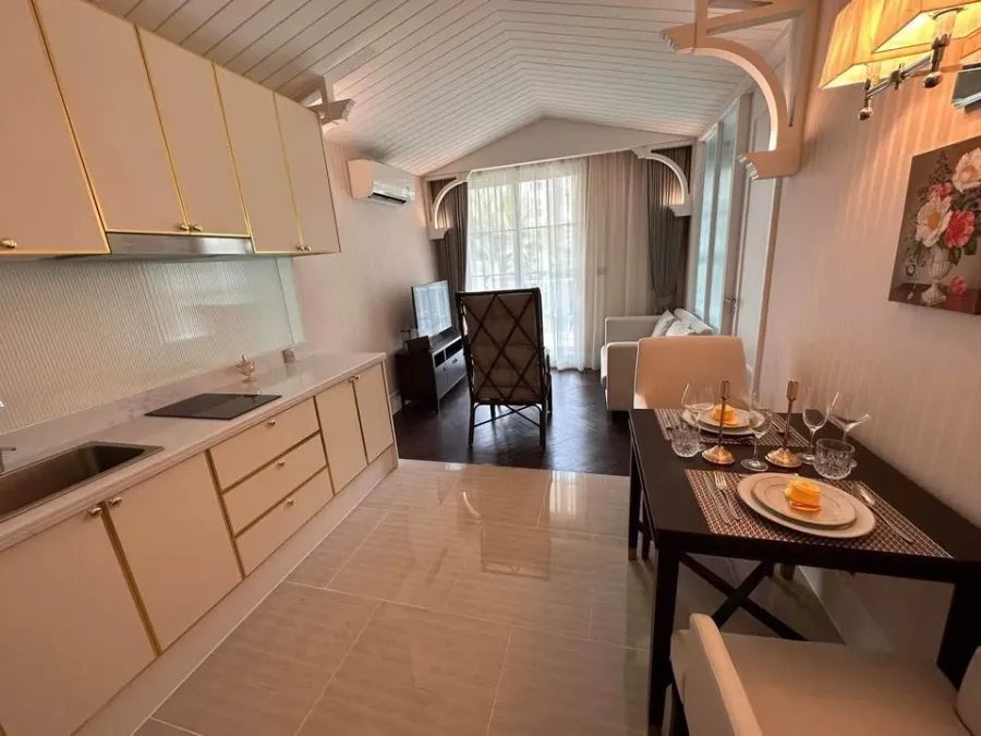 ขาย Grand Florida Beachfront Condo Resort Pattaya ชั้น 2 วิวสระ จองเลย ห้ามพลาด