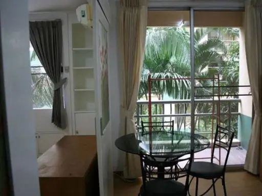 For rent Unio H Tiwanon, beautiful decorated room, very nice, clear view of the garden. Don't miss it. Hurry up.