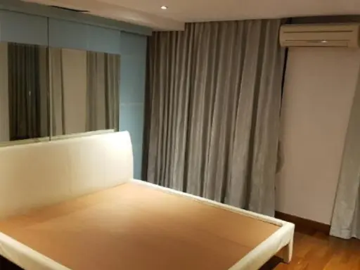 Quick sale! Supalai Place Condo, Sukhumvit 39, Duplex room, 2 bedrooms, 2 bathrooms, easy investment.