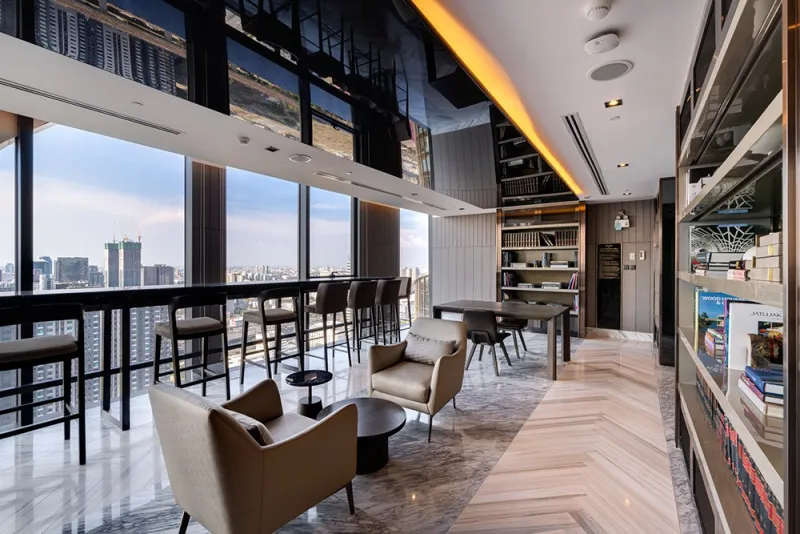 ให้เช่า The Esse At Singha Complex ห้องไซส์ใหญ่ พื้นที่เยอะมาก มีเฟอร์นิเจอร์ครบครันพร้อมเข้าอยู่