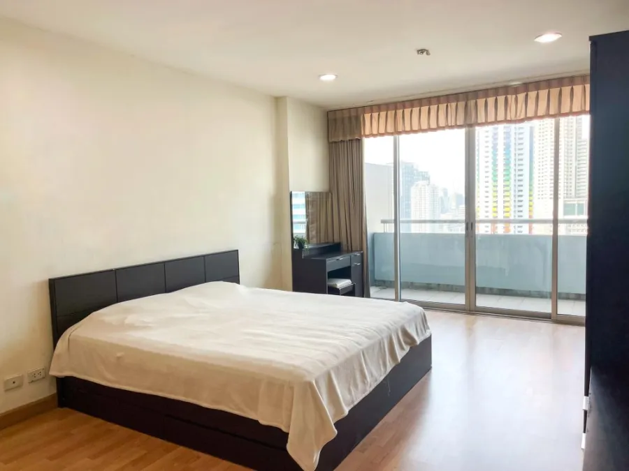 ให้เช่า คอนโด เดอะ แพลทตินัม ห้องสตูดิโอ พื้นที่ใช้สอยเยอะ วิวตึกใบหยก หิ้วกระเป๋าเข้าอยู่ได้เลยจ้า