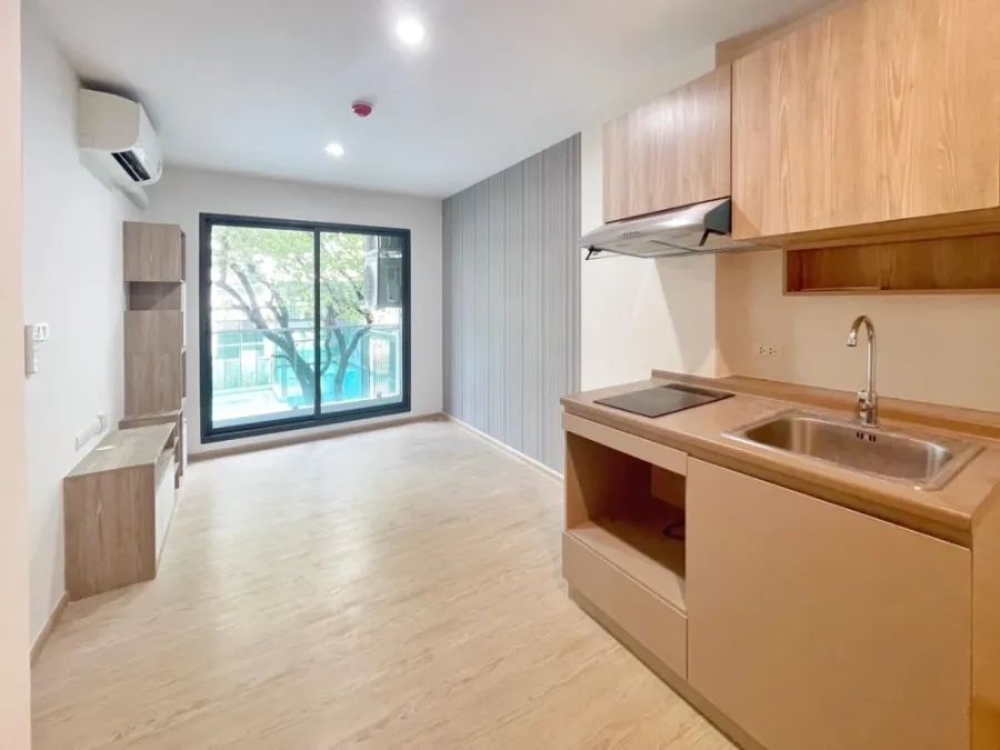 Urgent sale, The Excel Hideaway Sukhumvit 50, pool view room, nice price, you must hurry to reserve.
