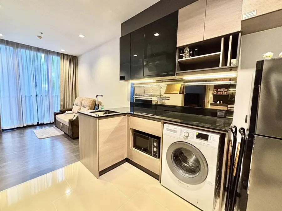 For sale/rent: The Line Asoke-Ratchada. Nice room, fully furnished with appliances. Amazing price! Book now!