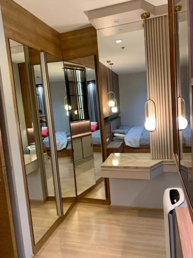 For sale, for rent, Rhythm Phahon-Ari, modern style decorated room, 22nd floor, very beautiful view, come and reserve it now.