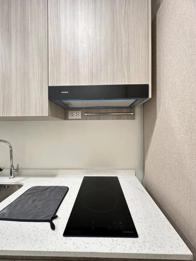 For rent 𝐎𝐑𝐈𝐆𝐈𝐍 𝐏𝐋𝐀𝐘 𝐒𝐑𝐈 𝐔𝐃𝐎𝐌 𝐒𝐓𝐀𝐓𝐈𝐎𝐍, a room ready to move in, fully furnished and equipped with electrical appliances. Hurry
