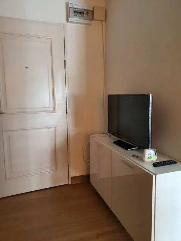 For rent DEN Vibhavadi, near the airport, 1 bedroom, fully furnished, ready to move in. If you miss it, you will regret it.