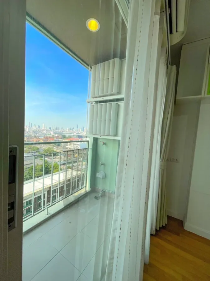 For sale or rent: Lumpini Park Riverside - Rama 3. Corner unit offering privacy, high-quality built-in furniture, and beautiful view. Book now!