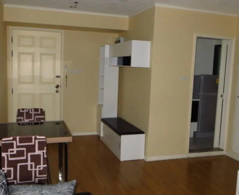 Condo for rent Lumpini Ratchada Thapra The room at the end is very private. High floor, cool breeze blowing. The price can be booked. Do not reserve.