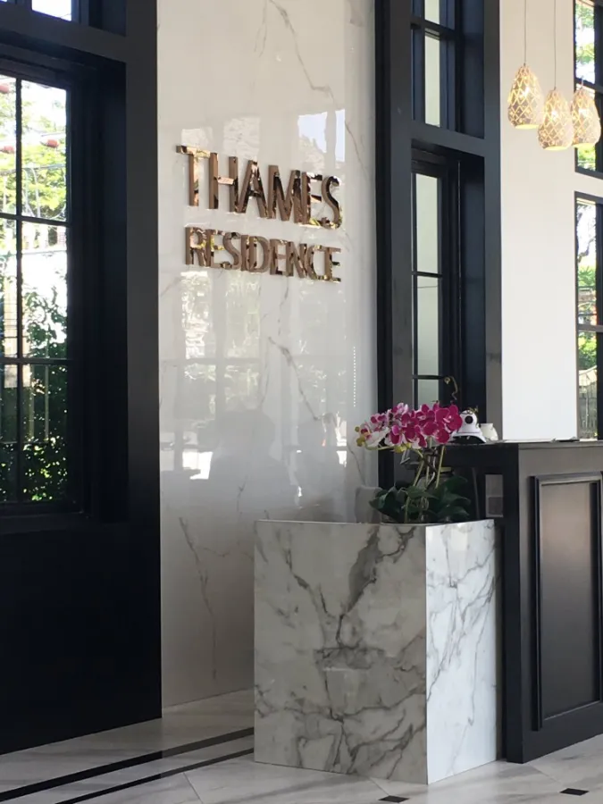 For sale or rent, Thames Residence, DUPLEX Stlye Minimal Luxury room, beautiful and good like this. If you don't reserve, you'll make a big mistake.