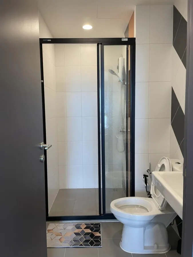 For sale, for rent, The Base Saphan Mai, Building A, 10th floor, spacious room, fully furnished, ready to move in immediately, hurry and book now, urg