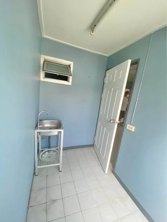For sale, for rent, Lumpini Center Happyland, spacious STUDIO room, comfortable, furnished, move in now, urgent