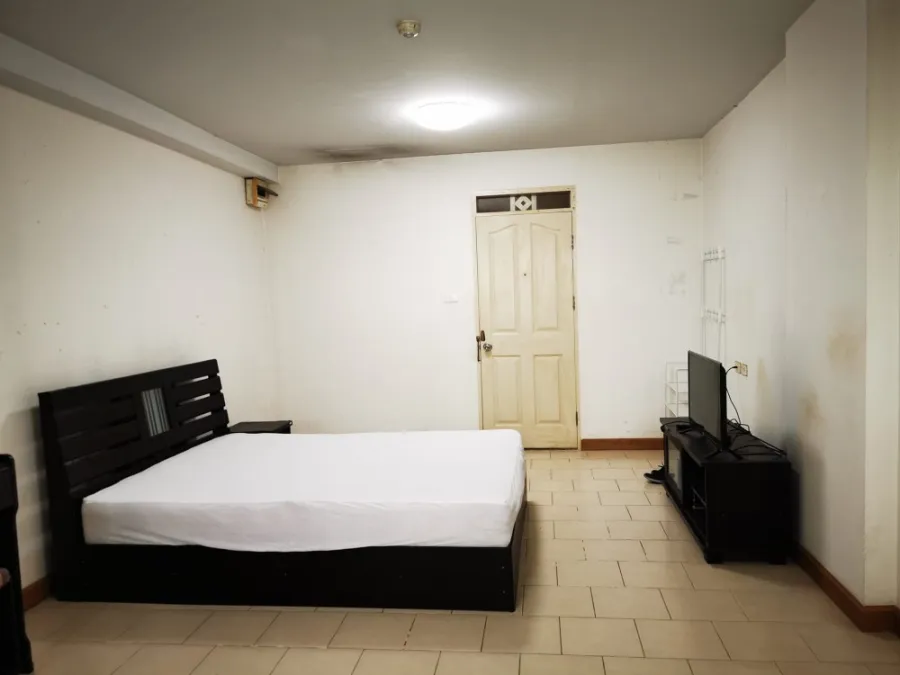 For Rent City Home Ratchada-Pinklao (Charansanitwong 95/1), spacious room, comfortable, plus the best price, book now.