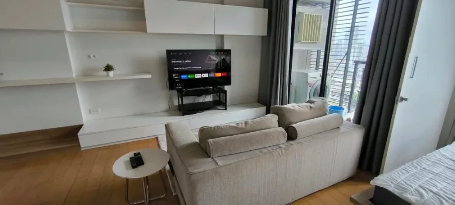 Blocs 77, a lovely room for rent, fully furnished and equipped with appliances. Reserve now!