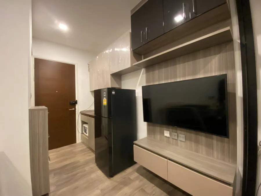 Brown Condo รัชดา 32 ให้เช่า พร้อมเฟอร์ Built-in เครื่องใช้ไฟฟ้าครบ พร้อมอยู่สุดๆ ย้ายด่วนๆเลยจ้า