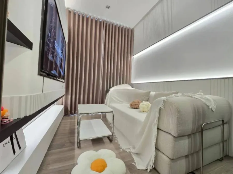 Urgent sale! Rhythm Charoenkrung Pavillion, fully furnished unit, ready to move in. Everything you need in one place. Own it today!