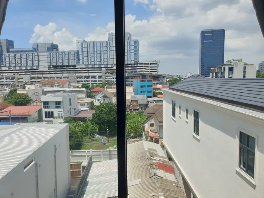 ให้เช่า ARISE Ratchada 19 ห้องมุมคนไม่พลุกพล่าน Fully Furnished โดย Modern Form สนใจ รีบจองเลยจร้า