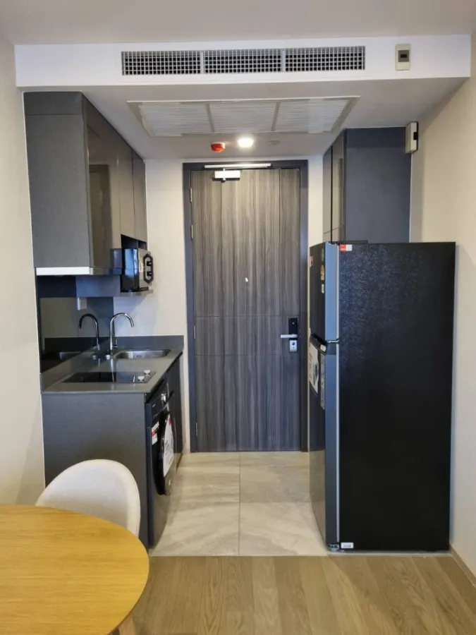 For rent!! Condo Ashton Asoke, 36th floor, Asoke Road view, full facilities, ready to move in. Hurry up and book now!!