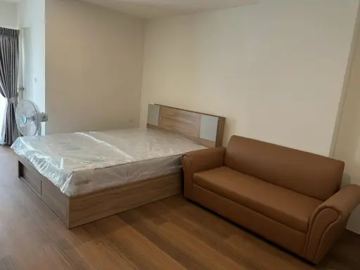 For rent: Lumpini Condo Town Ekamai 48, ready to move in, complete in one place, just bring your own luggage and move in. Don't miss out.