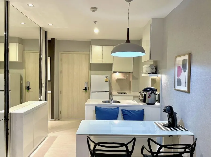 Condo for sale, Rhythm Sukhumvit 42, nice room, looks super warm, electrical appliances are ready, book now, don't miss it.