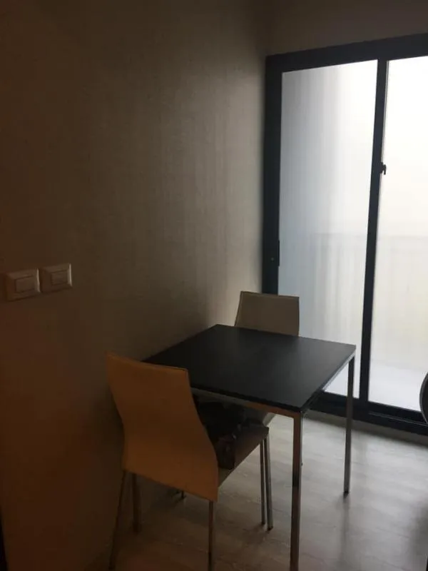 Ready to move in Condolette Mist Rama 9 for rent, fully furnished, electrical appliances ready. There is no cheaper than this. Let's get it.