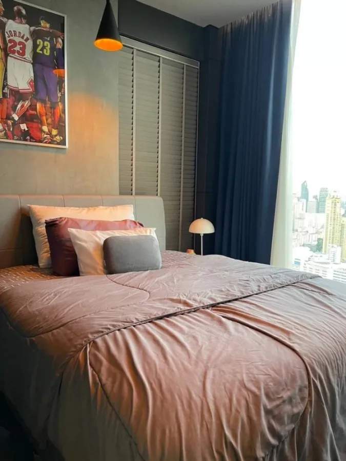 For sale, for rent!! Condo The Es at Singha Complex, Penthouse room, Rare Item, the most luxurious project next to MRT!!