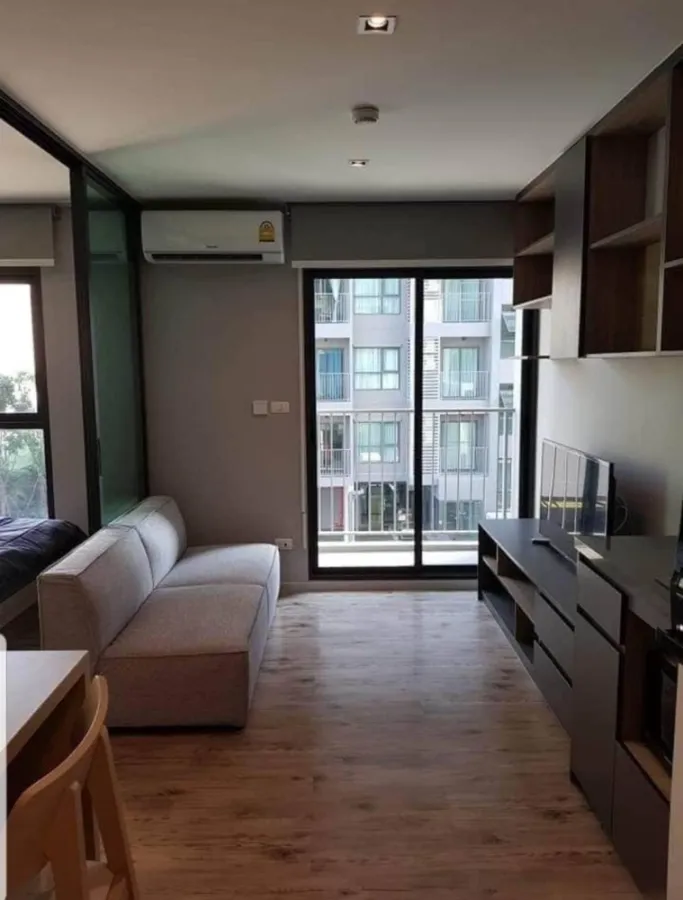 For rent: The Aspen LaSalle, 7th floor, beautiful pool view. Complete facilities Hurry and come in.