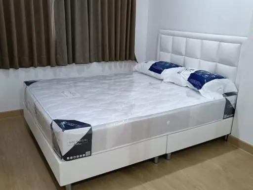 For rent: Lumpini Condo Town Ramintra-Lat Phrao 2, complete with furniture in the room, convenient transportation, lots of food, urgent