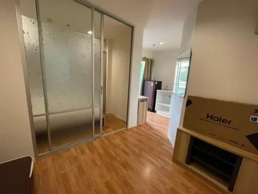 For rent, Lumpini Park Petchkasem 98, separated rooms, fully furnished, can move in immediately, book now, don't wait.