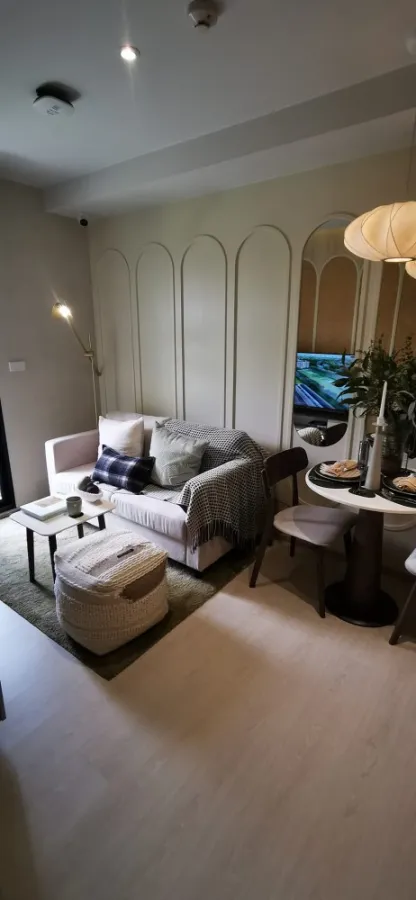 Selling down payment New Cross Khu Khot Station, Building C, 7th floor, garden view, good project, nice to live in. Book now before it slips away.