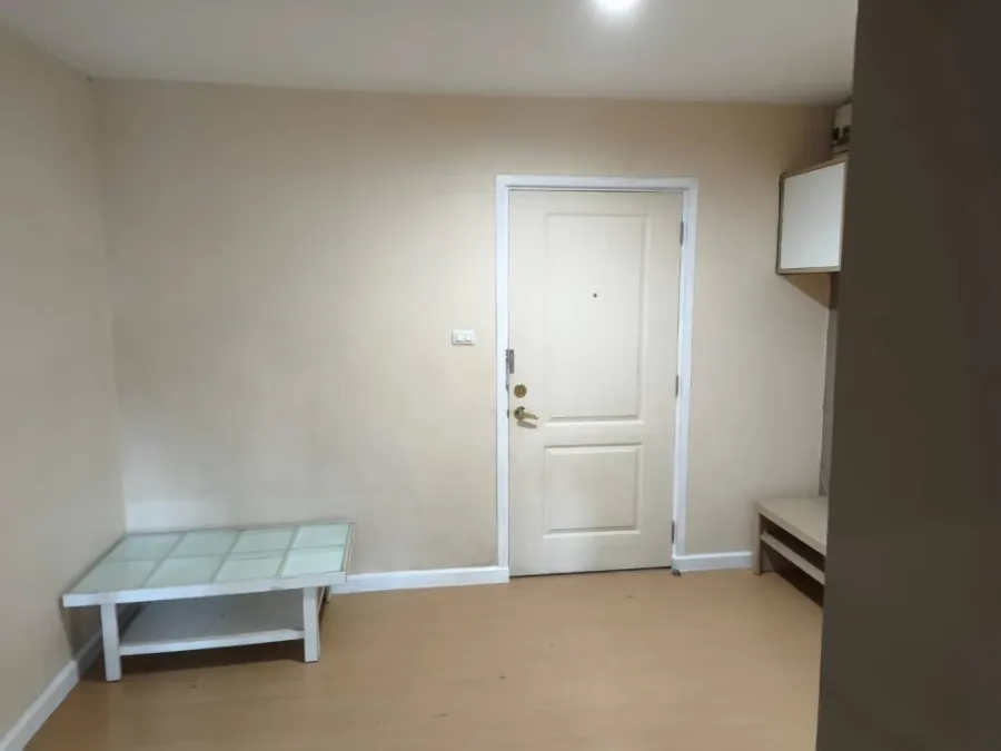 For rent: iCondo Sukhumvit 105. Ready to move in, fully furnished. Just bring your belongings! Don't miss out!