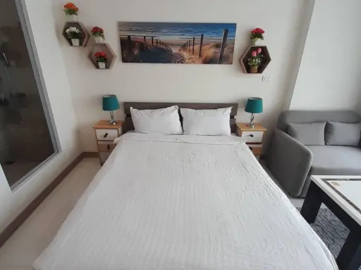 For sale or rent THE RIVIERA WONG AMAT BEACH STUDIO room, swimming pool view. Decorated and ready to move in, don't miss it.