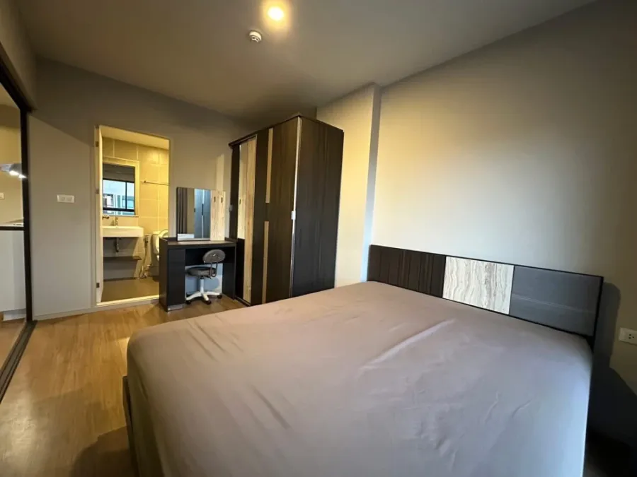 Condo for rent at Lumpini Selected Charan 65 - Sirindhorn Station. Ready to move in. Convenient and complete amenities all in one place. Book now!