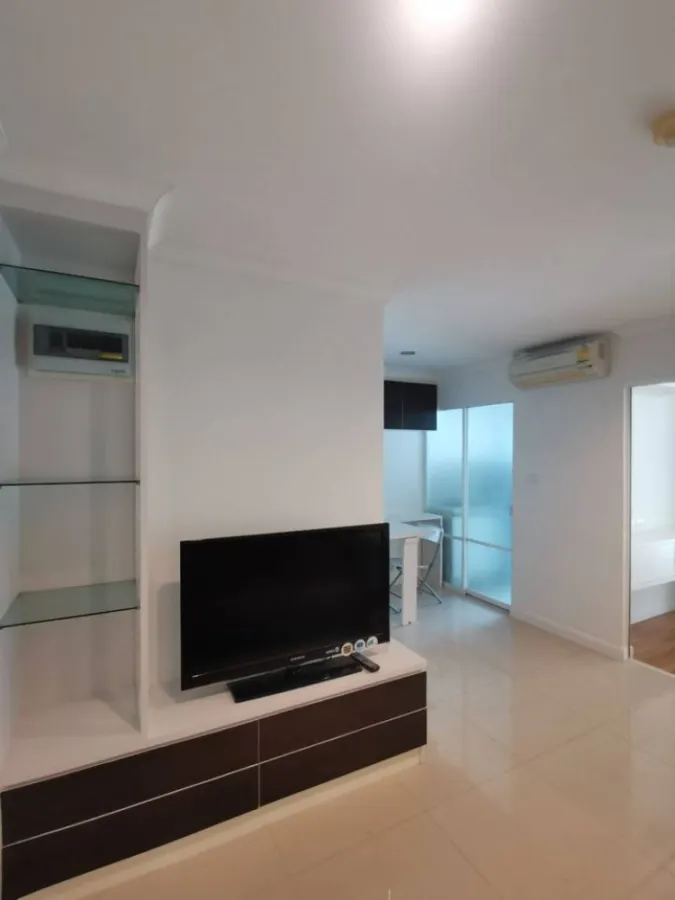For rent, Lumpini Place Rama 9–Ratchada, very spacious room, has 1 bedroom, 1 bathroom, fully furnished, do not miss out.