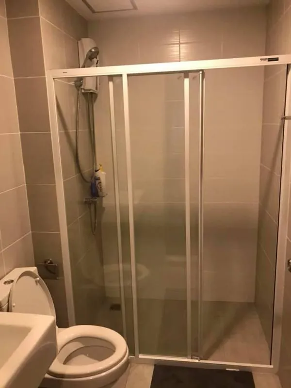 Urgent for rent !! Id Condo Pause, convenient transportation, near the expressway, near BTS Bearing. Hurry !!