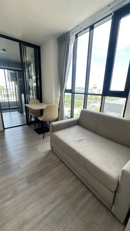 For rent: Atmoz portrait Srisaman, Building A, 6th floor, corner room, full natural light. Reserve now before it's gone.