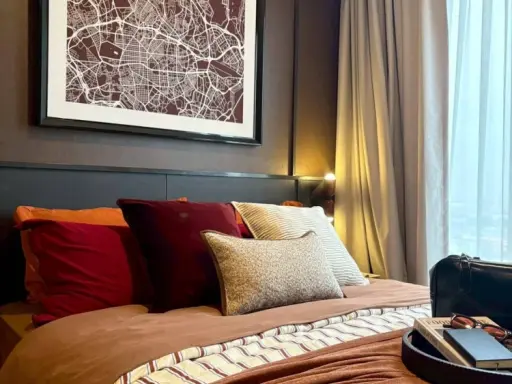 Selling a pre-sale unit at Origin Play Bangkhunnon Triple Station. Nice unit on the 12th floor, great location, convenient transportation. Book now!