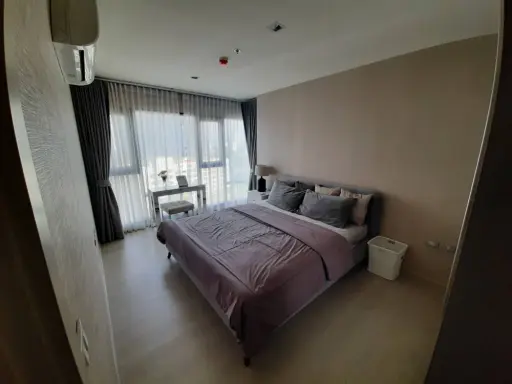 For rent urgently!! Condo Rhythm Sukhumvit 36-38, pool view, in the heart of the city, near BTS Thonglor, don't miss it!!