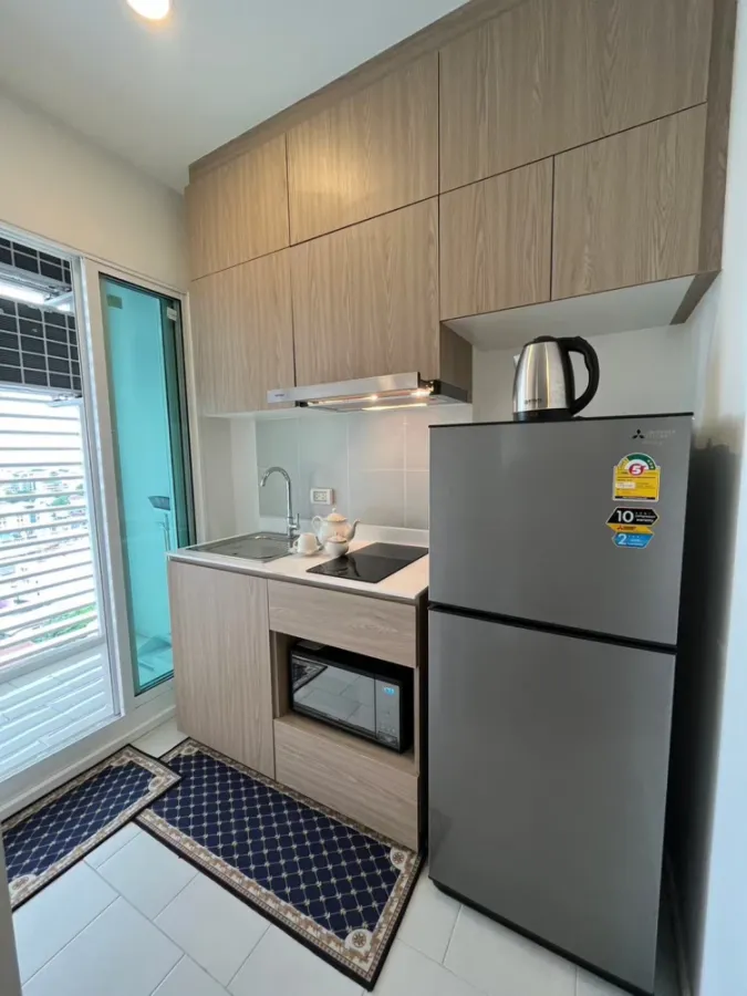 Urgent sale!! Condo De Lapis Charan 81, 21st floor, beautiful room, fully furnished, ready to move in. Reserve now!!