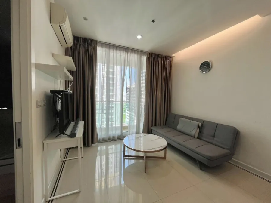For rent!! Condo T.C. Green, 18th floor, nice room, fully furnished. Just come and move in. Don't miss out!!