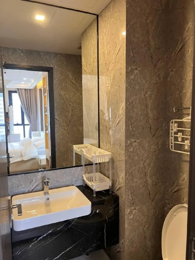 For rent!! Ashton Asoke Condo, 21st floor, Fully Furnished, beautifully decorated and livable. Let me tell you, you shouldn't miss it. Book now!!