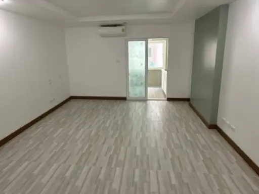 ให้เช่า Happy Condo Ratchada 18 ห้องเปล่าโล่งๆ สนใจรีบจองเลย ห้ามพลาด