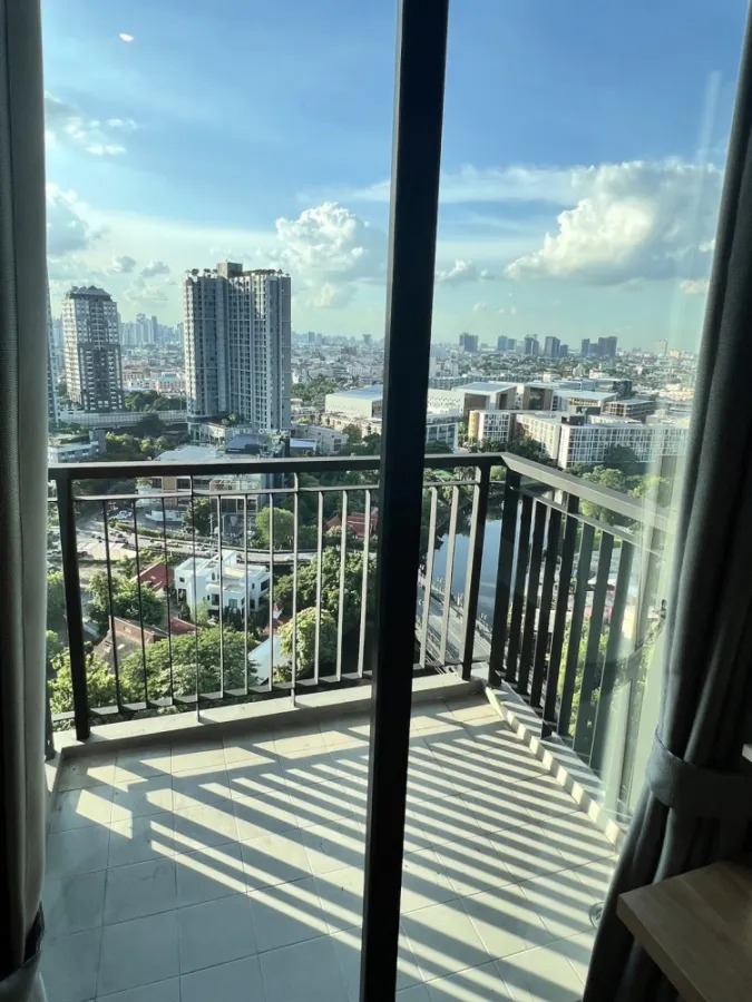Urgent sale!! Condo Blocs 77, 18th floor, fully furnished, ready to move in, great location, very convenient to travel, book now!!