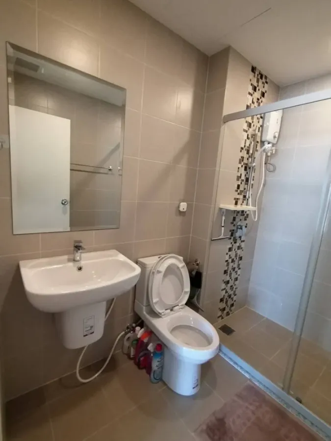 For rent Supalai Park Talat Phlu Station, bedroom next to fire escape, guaranteed peace, book now, don't hesitate.