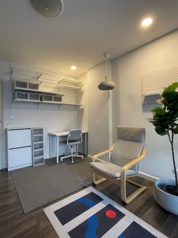 For rent!! D Condo Sukhumvit 109, 7th floor, swimming pool view, beautifully decorated room, ready to move in, near BTS Bearing, book now!!