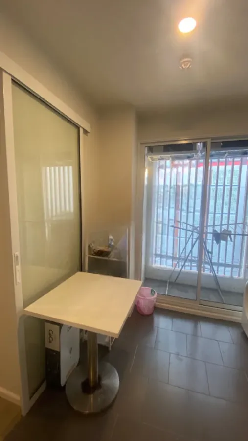 For sale or rent: Blue Phahonyothin 35, Building A, 5th floor, corner room, fully furnished, reserve now!