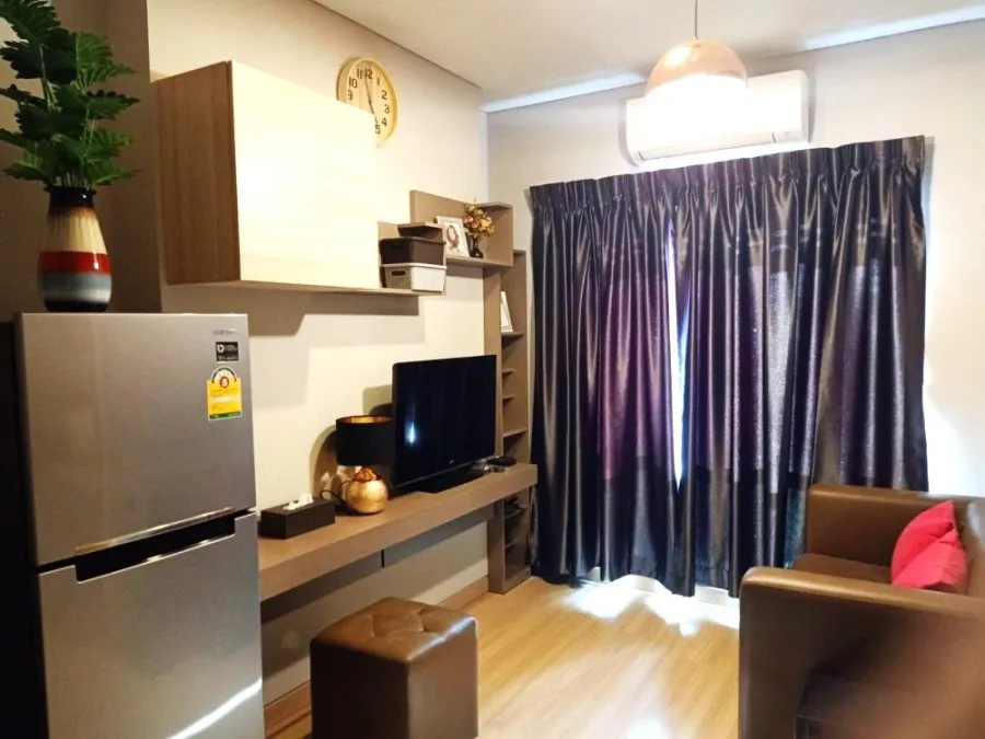 For rent, Lumpini Suite Phetchaburi-Makkasan, 22nd floor, partitioned room. Fully furnished. Don't miss it. Hurry up.
